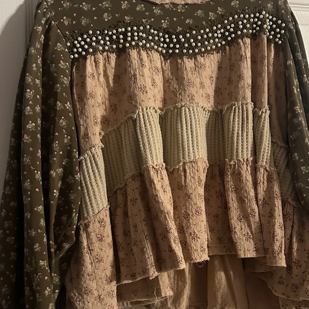 POL Boho Patchwork Peasant Sweatshirt in Olive Green & Beige - Picture 2 of 5